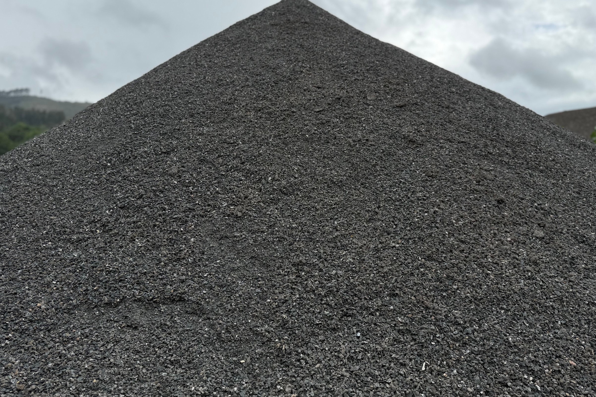 Polvo de piedra en el tajo de Agregados San Lorenzo